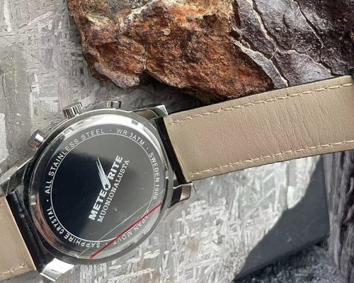 Sport-Stil Männer Meteoritenuhr 30mm Meteoriten Dial Gun Plattiert Saphir Kristall